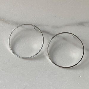 Oak + Fort Minimal Circle Stud Earrings in silver
